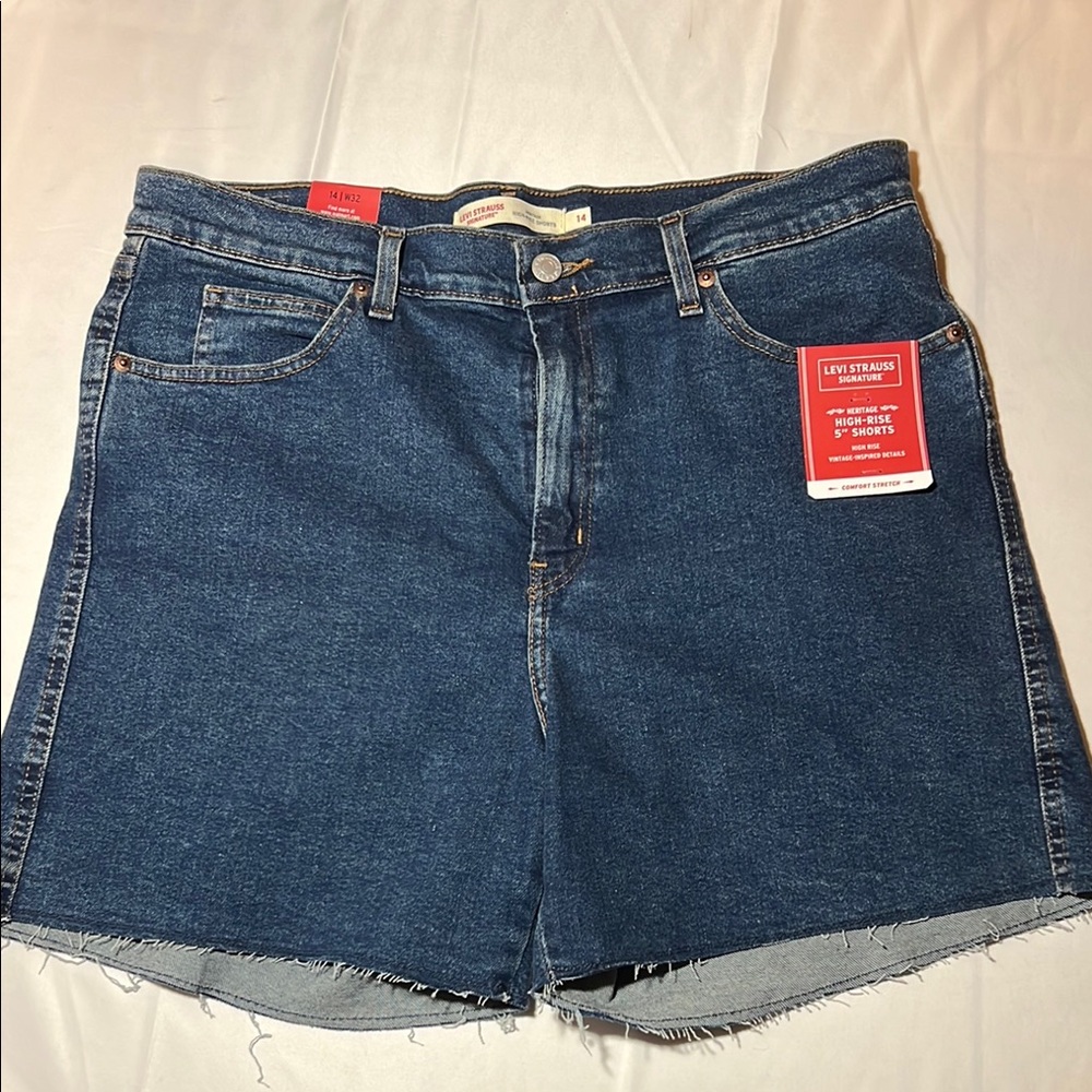Levi's High Rise Shorts NWT sz 14